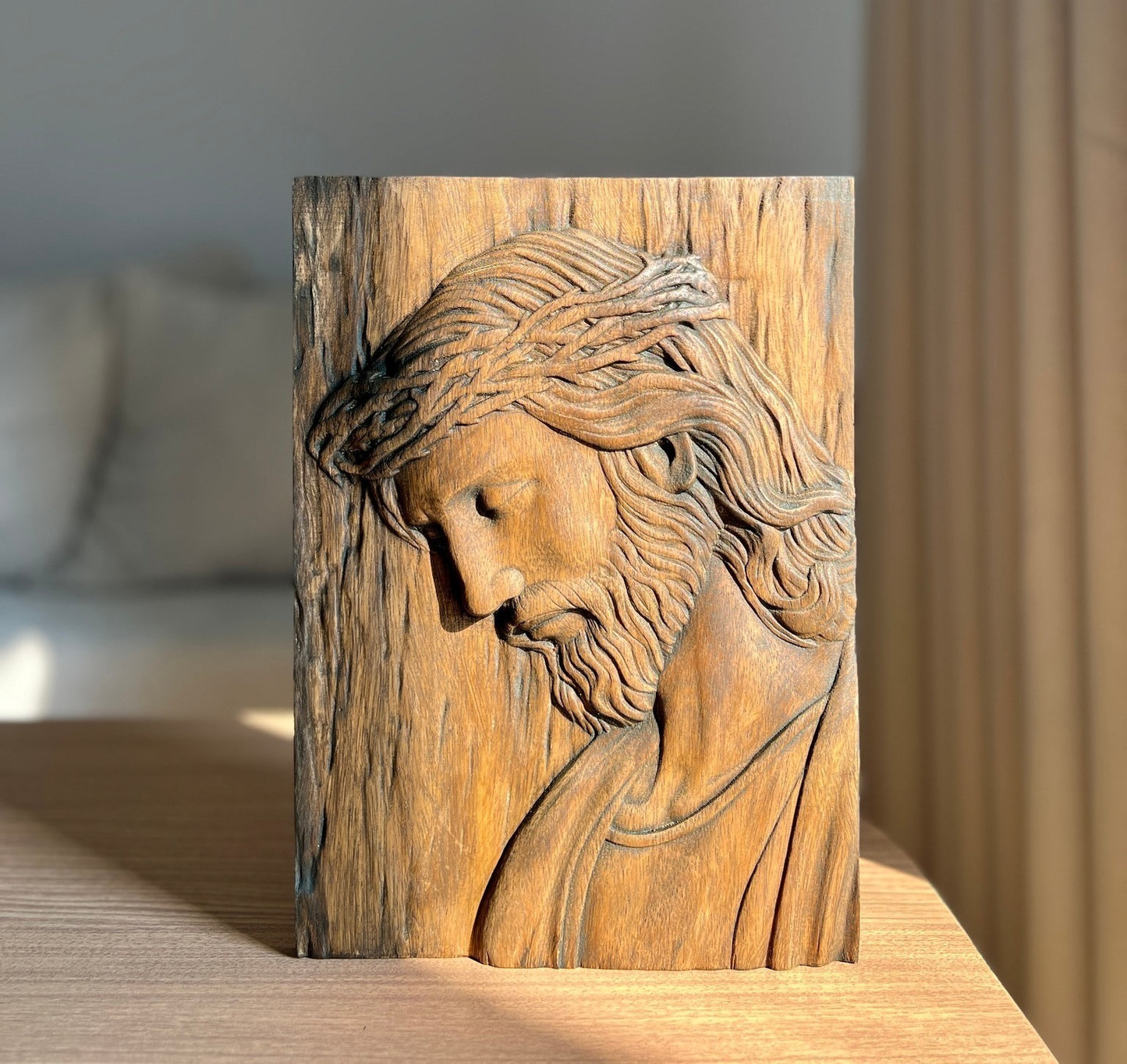 Targa murale in legno intagliato a mano raffigurante Gesù con la corona di spine - Icona religiosa