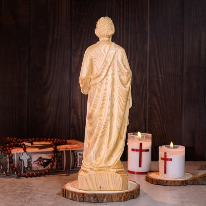 Wood statue of Saint Paul with high quality finishes