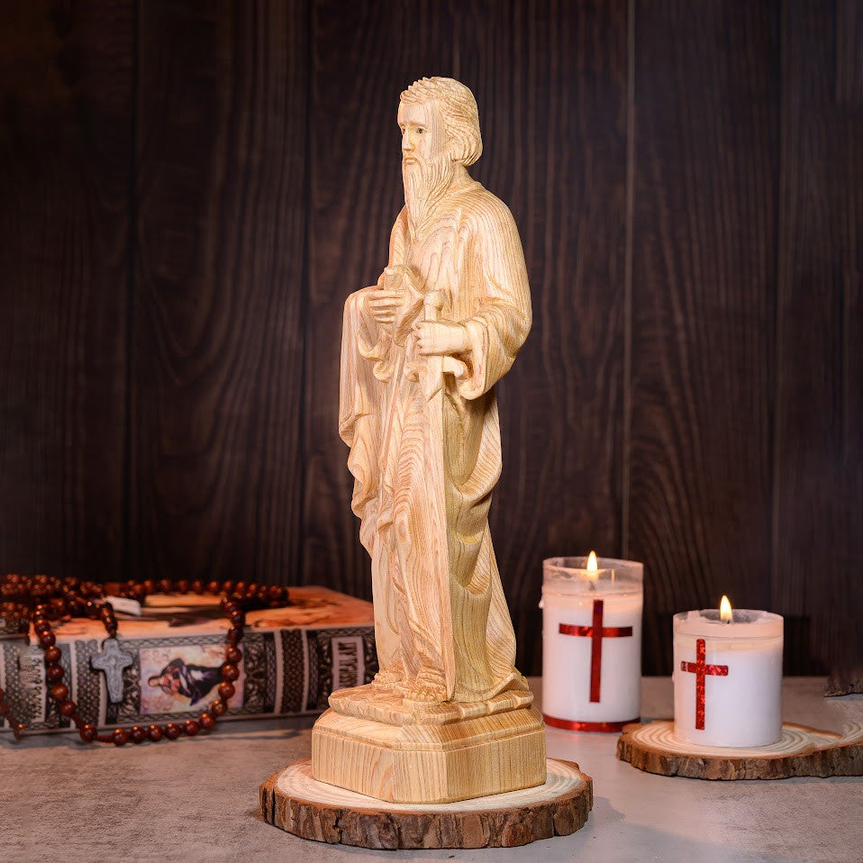 Wood statue of Saint Paul with high quality finishes