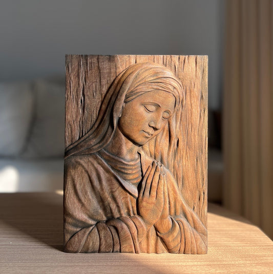 Scultura in legno della Vergine Maria in preghiera | L'icona della Vergine Maria in preghiera